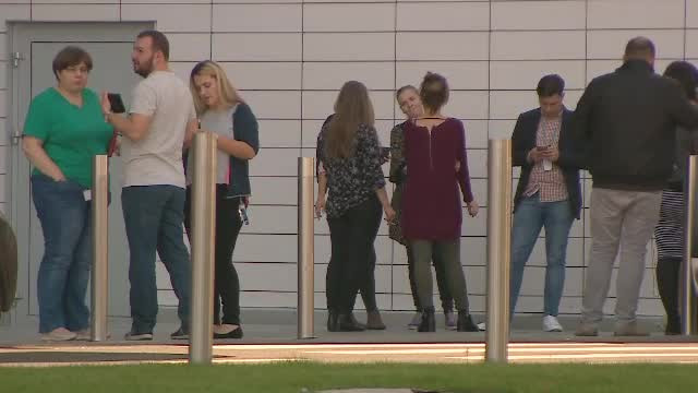 Succesul în carieră, prioritar pentru tinerii din România. Vârstă la care ajung să se căsătorească