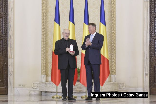 Actorul Victor Rebengiuc a primit Ordinul Steaua României