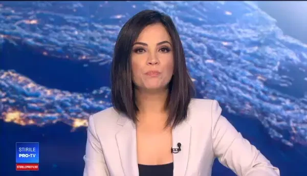 Impact îngrozitor între două maşini, într-o intersecţie din Galaţi. Camerele de supraveghere au surprins momentul