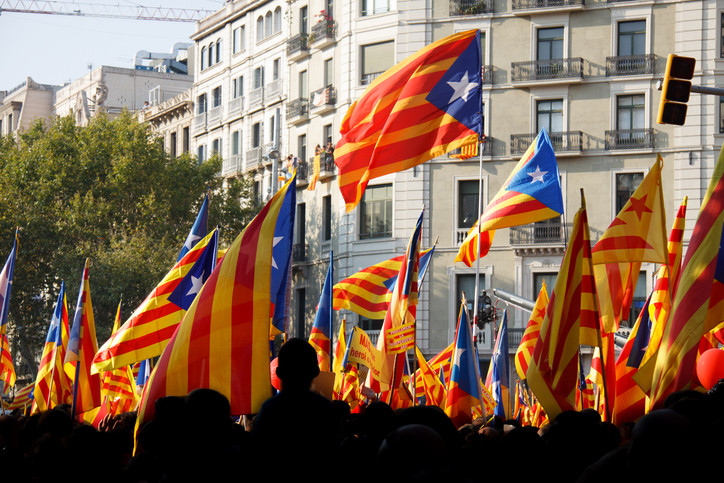 Noi scenarii pentru Catalonia după anunțul Madridului privind suspendarea autonomiei