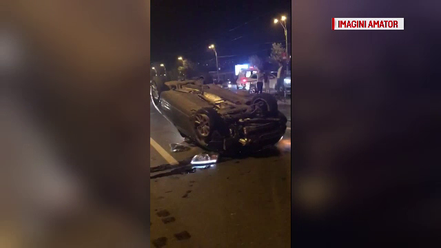 Un șofer s-a răsturnat cu mașina pe Șoseaua Mihai Bravu și s-a făcut nevăzut