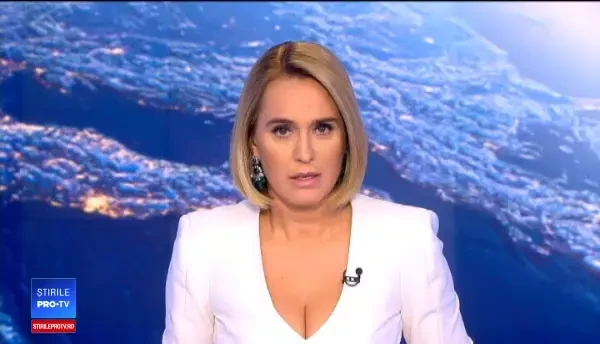 Cristian Mungiu, decorat cu însemnele de Cavaler al Ordinului Naţional de către ambasadoarea Franţei la Bucureşti