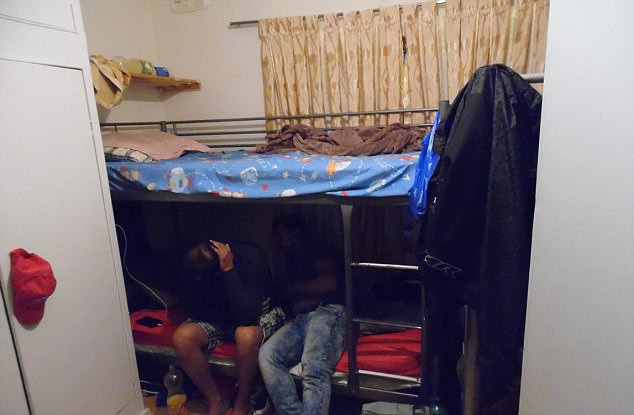 28 de români descoperiți într-o locuință mică, plină de șobolani, în Londra. Reacția autorităților