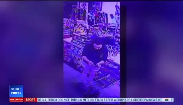 Femeia filmată în timp ce jefuia un epileptic în criză, denunțată de familie