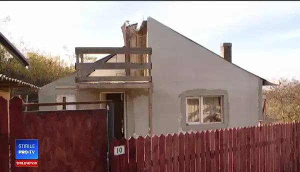 Românii îşi contruiesc case în regie proprie, dar ignoră pericolele.