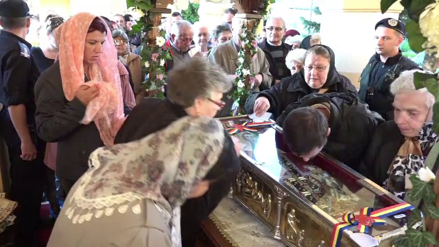 Sute de credincioși s-au închinat la moaștele Sfintei Filofteia, în Alba Iulia