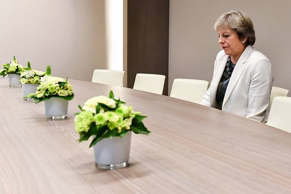 Fotografie virală cu premierul Theresa May: Ilustrează singurătatea absolută