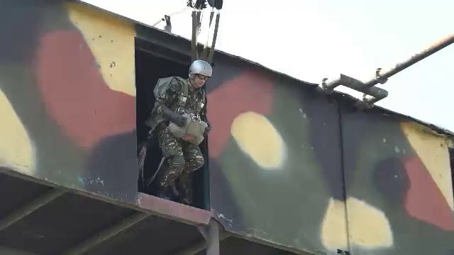 200 de militari au transformat mai multe zone din Mureș în „teatru de război”