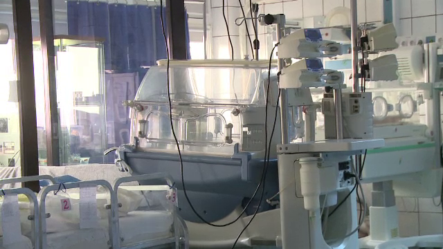 Oraşul din România unde nu există niciun medic neonatolog. Cine asistă la naşteri