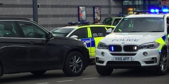 Luare de ostatici într-un oraș din Marea Britanie. Poliția a intervenit în forță