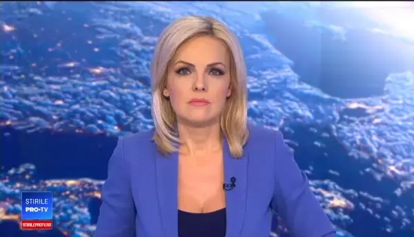 O mașină a luat foc în timp ce aștepta la semafor, în Galați. Paguba: 20.000 de lei