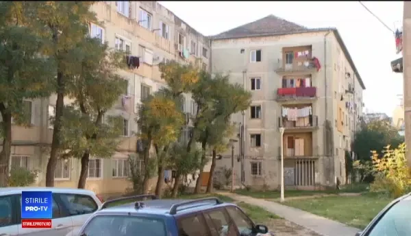 Amenzi uriaşe pentru uscatul rufelor la vedere. Vinovații, turnați de multe ori de vecini
