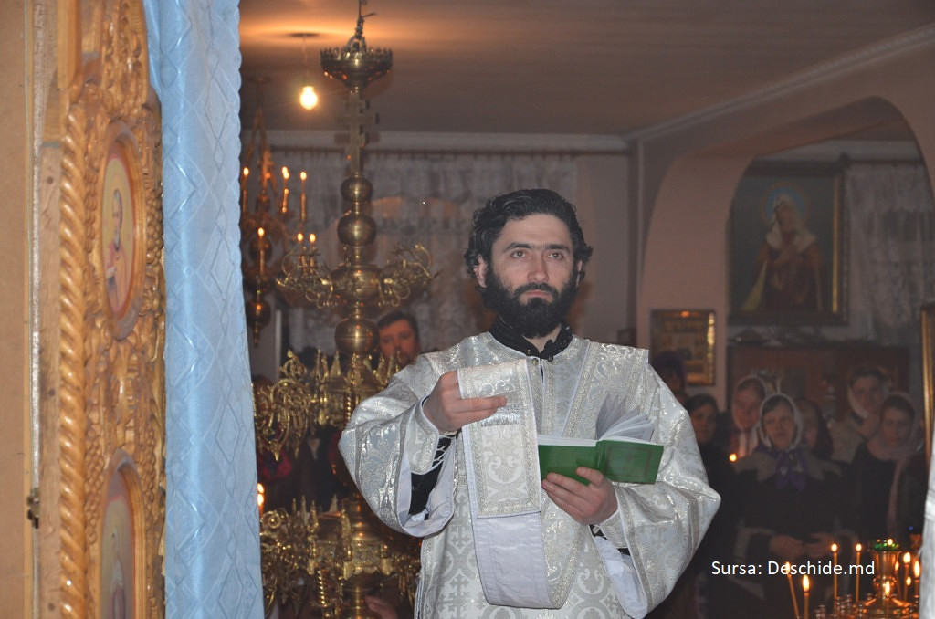 Un preot moldovean a anulat toate taxele bisericești