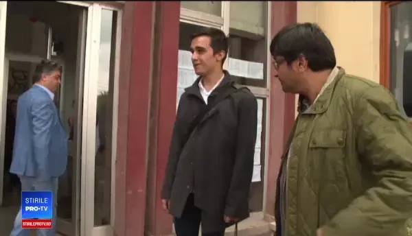 Un elev din Galați acuză conducerea liceului de lipsire de libertate. Regula impusa in scoala