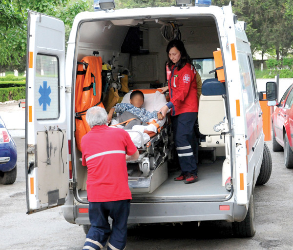 Accident grav în Hârşova, doi copii au fost răniţi