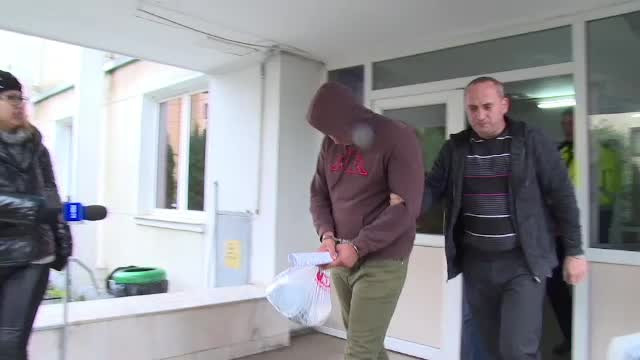 Tânărul care a jefuit un magazin și le-a închis pe vânzătoare în toaletă, reținut