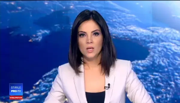 Un TIR s-a răsturnat pe calea ferată pe DN72. Traficul feroviar este blocat