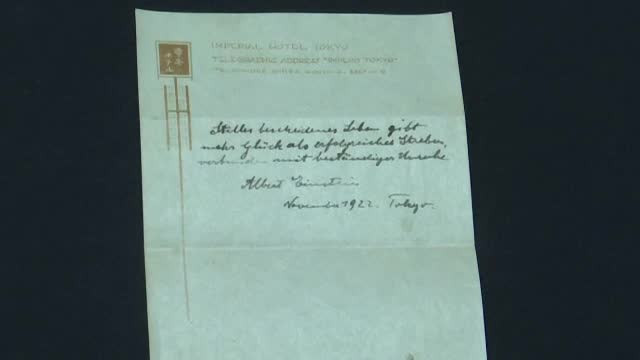 Biletul care conține ”teoria fericirii” a lui Einstein, vândut pentru 1.5 milioane de dolari