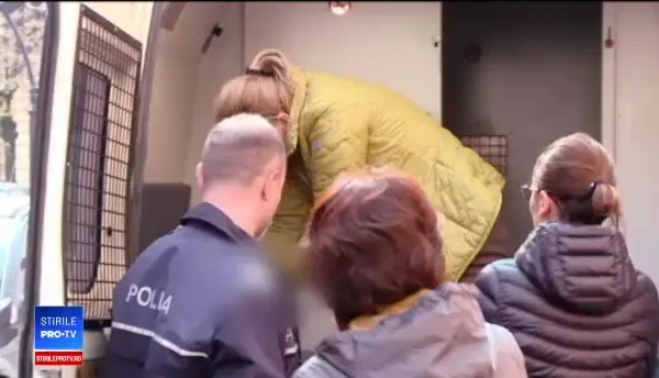 Asistent social, acuzat că a cerut mită pentru a urgenta procesele de adopție