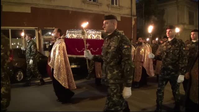 Sfântul Dumitru. Procesiune cu moaştele a 4 sfinţi, la Craiova