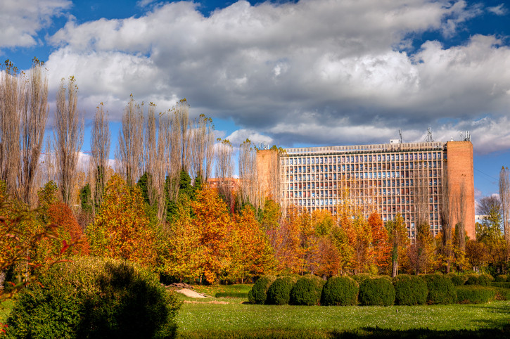 Temperaturile se mențin ridicate în aceste zile. Când vine frigul și începe să ningă