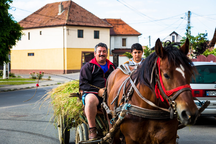 Limita de viteză în localitate ar putea creşte pe drumurile naţionale şi europene