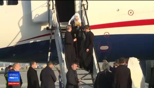 Patriarhul Kiril a ajuns la București, cu moaște. Mesaj pentru fratele Daniel