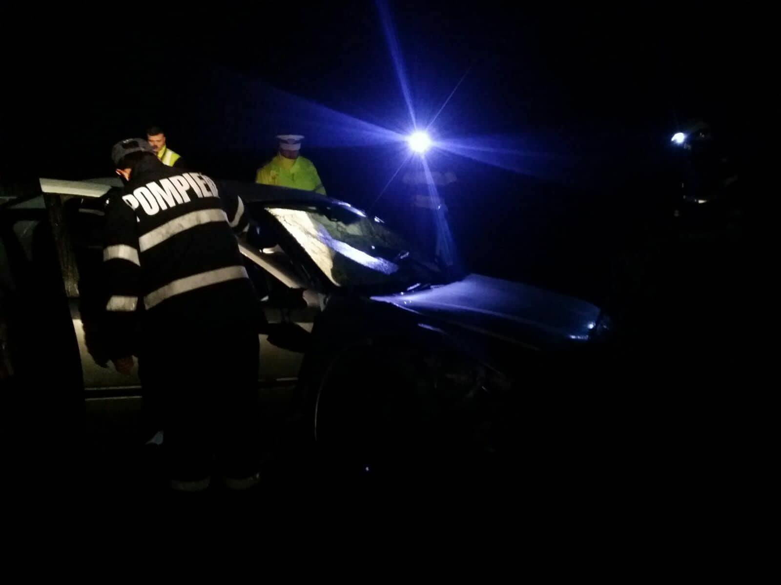 Doi oameni au murit în Timiş după ce s-au răsturnat cu o maşină neînmatriculată