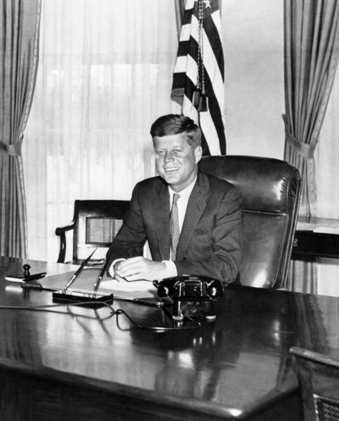 O nepoată a fostului președinte SUA John F. Kennedy și fiul acesteia au fost dați dispăruți