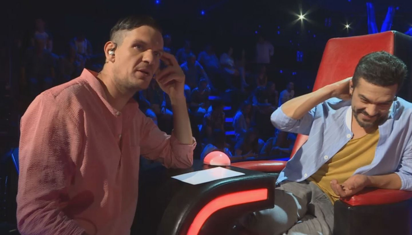 A fost ţinta glumelor colegilor săi. Smiley, nevoit să facă faţă unui nou val de "critici"