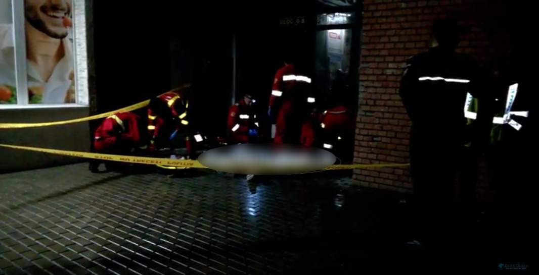 Tânăr mort din cauza drogurilor în Cluj. A fost găsit zăcând într-o scară de bloc