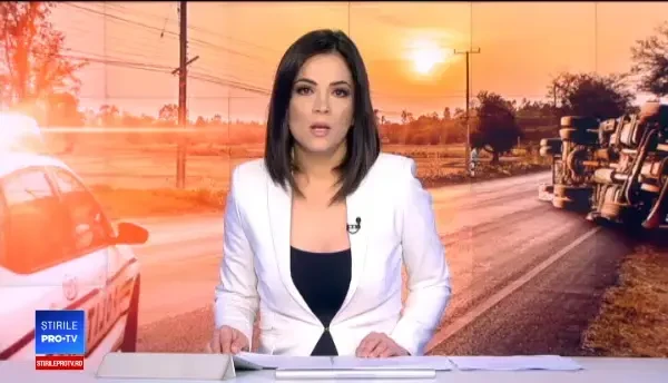 Un şofer de 40 de ani şi fiica lui, de 18 ani, au murit după ce au intrat cu mașina într-un TIR