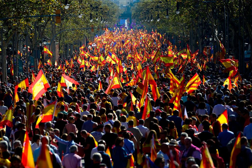 Un ”milion” de persoane, în stradă la Barcelona pentru a susţine rămânerea Cataloniei în Spania. FOTO