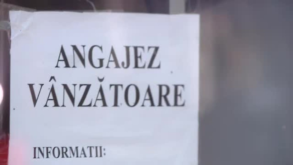 Unde sunt meseriașii? Un oraș din România este plin de afișe cu anunțuri de angajare