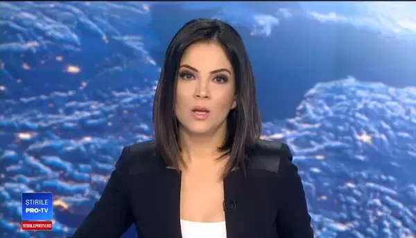 Reacția lui Emmanuel Macron când a văzut un tânăr care fuma o țigară suspectă