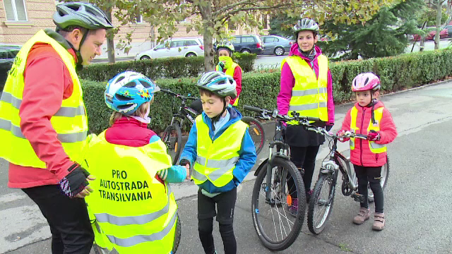 Protest pe două roți, la Oradea: ”Pe patru roți nu putem, avem nevoie de autostradă”