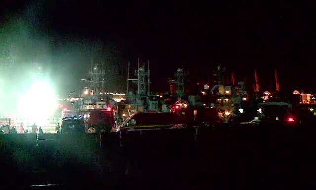 Navă de război, cuprinsă de flăcări în Portul Constanța. Muniția și armamentul au fost evacuate