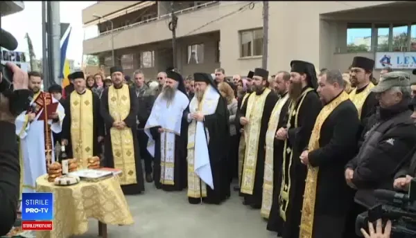 Mesajul tulburător lăsat pe altarul de la Colectiv: Părinte orfan de copil