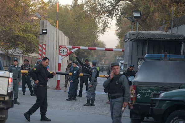 Atac sinucigaș într-un cartier diplomatic din Kabul. ISIS l-a revendicat