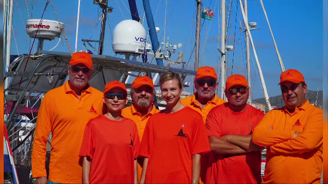 7 români traversează Atlanticul pe un velier. Vor să strângă bani pentru copiii cu autism