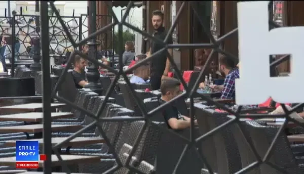 Patronii spațiilor fără autorizație de securitate la incendiu ar putea fi obligați să își avertizeze clienții