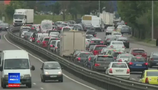 Primăria Capitalei a luat bani de la infrastructură, ca să îi dea pe statui și la Biserică