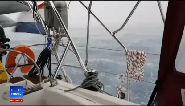 7 români traversează Atlanticul pe un velier. Vor să strângă bani pentru copiii cu autism