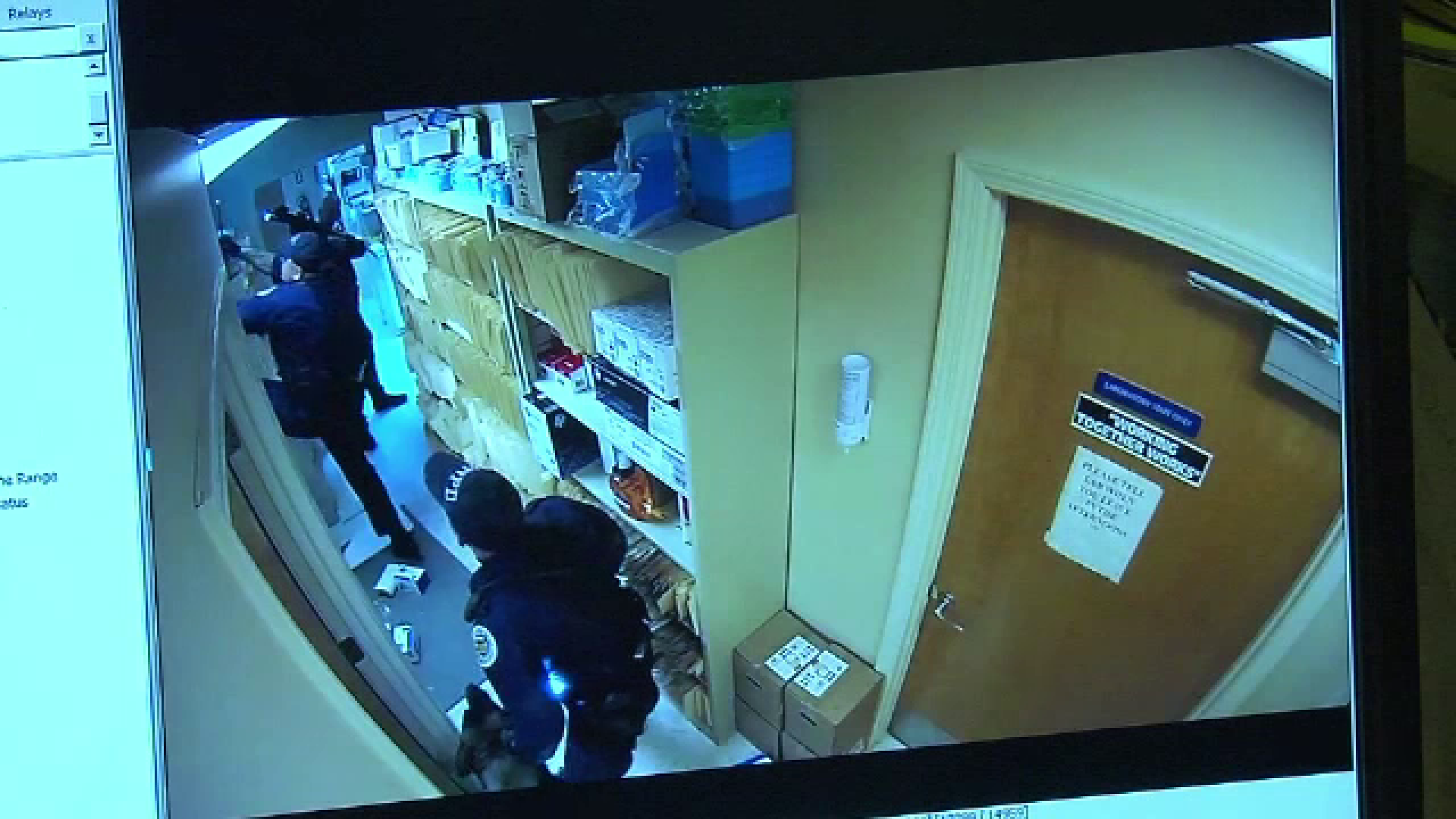 Spargere la un cabinet stomatologic. Al doilea suspect s-a ascuns de polițiști în tavanul fals