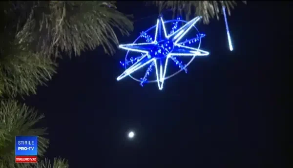 Primăriile au instalat deja decorațiunile de Crăciun. Cât au cheltuit pe ele