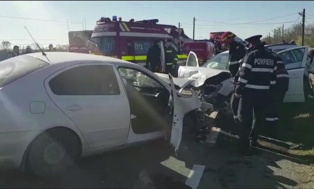 Două femei, rănite grav, într-un accident rutier. Șoferul are 22 de ani