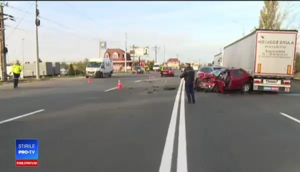 Femeie în stare gravă la spital, după ce mașină ei a fost izbită de un polițist de frontieră