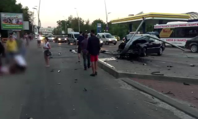 3 ani și 8 luni de închisoare pentru un bărbat beat, care a ucis o femeie sub ochii fiicei ei