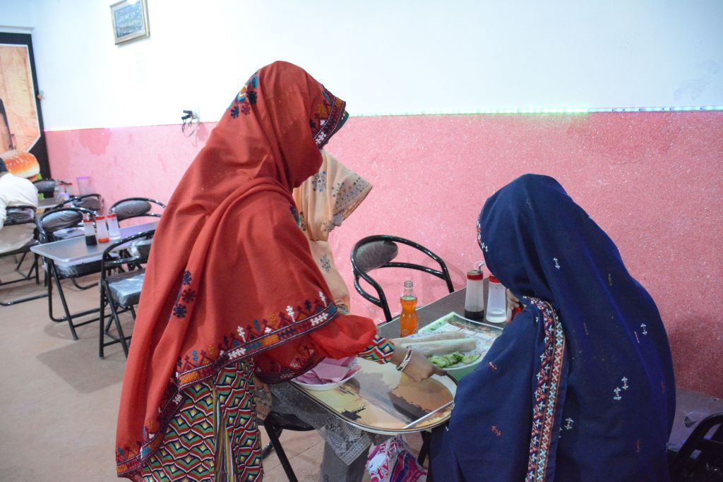 Tânără obligată să umble goală prin sat. Atacatorii au vrut să spele onoarea familiei lor