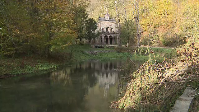 Moneasa a rămas doar o amintire frumoasă. Scuzele autorităţilor pentru transformarea ei în ruină